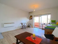 Недвижимость Однокомнатная квартира Побри: 2