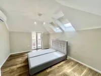 Недвижимость Трехкомнатная квартира в Центре: 14