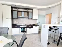 Недвижимость Четырехкомнатная квартира Ика: 1