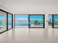 Недвижимость Четырехкомнатная квартира Центр: 6