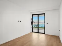 Недвижимость Четырехкомнатная квартира Центр: 23