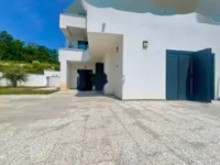 Недвижимость Трёхкомнатная квартира Ичичи: 2