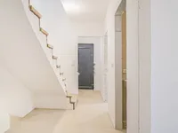 Недвижимость Четырехкомнатная квартира : 2