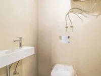 Недвижимость Четырехкомнатная квартира : 16