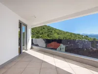 Недвижимость Двухкомнатная квартира Центр: 4