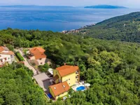 Недвижимость Семейный дом Побри в Опатии: 2