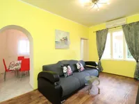 Недвижимость Двухкомнатная квартира Центр: 2