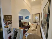 Недвижимость Двухкомнатная квартира в центре: 1