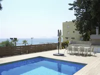 Недвижимость Luxury 3-Bedroom Seafront Apartment in Agios Tychonas, Limassol: 5