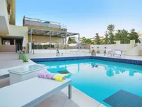 Недвижимость 2 Bedrooms Seafront Apartment For sale in Agios Tychonas, Limassol: 13