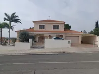 Недвижимость 5 Bedroom Villa For Sale In Limassol in Agia Fylaxis: 14