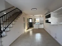 Недвижимость 2 Bedroom Maisonette For sale in Pyrgos, Limassol: 1
