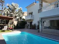 Недвижимость Stunning 4-Bedroom Villa in Agios Athanasios – Just Steps from the Beach: 1
