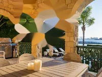 Недвижимость 5 Bedroom Beachfront Villa for Sale in Limassol Marina: 1