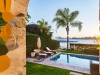 Недвижимость 5 Bedroom Beachfront Villa for Sale in Limassol Marina: 3