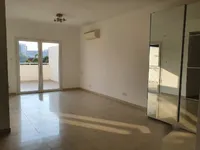 Недвижимость Charming 2 Bedroom Duplex Just Steps from the Sea in a Beautiful Complex: 10