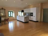 Недвижимость Трехкомнатная квартира в центре: 6