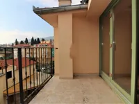 Недвижимость Трехкомнатная квартира в центре: 7