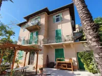 Недвижимость Четырехкомнатная квартира в Центре Опатии: 1