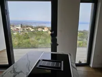 Недвижимость Трёхкомнатная квартира Оприч: 15