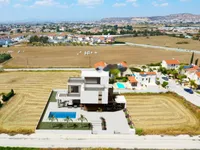 Недвижимость 4 Bedrooms Luxury Seaview Villa for Sale in Larnaca, Dekelia: 2