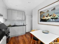 Недвижимость Charing Cross Road: 15