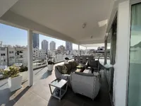 Недвижимость 3 Bedroom Penthouse Apartment For Sale in Limassol, Neapolis: 2