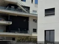 Недвижимость 3 Bedroom Ground Floor Apartment with Garden in Limassol, Germasogeia: 2