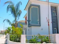 Недвижимость 5+1 Bedroom Beachfront Villa for Sale in Limassol: 3