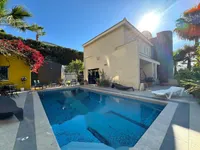 Недвижимость 4 Bedroom Villa for Sale in Agios Tychonas , Limassol: 3