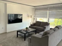 Недвижимость 4 Bedroom Apartment For Sale Agios Tychonas, Limassol: 2