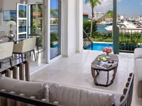 Недвижимость 6 Bedroom Villa For Sale in Limassol City: 12