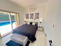 Недвижимость 3 Bedroom Luxury Villa for Sale in Peyia, Paphos: 17