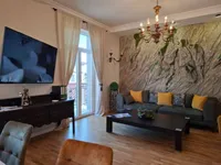 Недвижимость Трёхкомнатная квартира в центре: 1