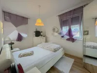 Недвижимость Трехкомнатная квартира в центре: 12