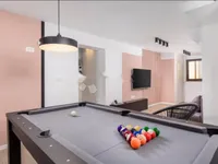 Недвижимость Трехкомнатная квартира, Центр: 1