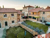 Недвижимость Дом, Плавье: 1