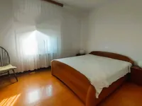 Недвижимость Дом в Изоле: 10