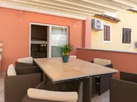 Недвижимость Дом с террасой Ново Пиран.: 30