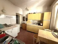 Недвижимость Трехкомнатная квартира Центр: 9