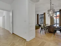 Недвижимость Квартира, 4-комнатная, Центр: 10