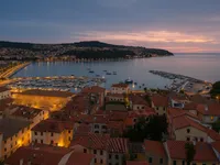 Недвижимость 2-комнатная квартира Центр: 15