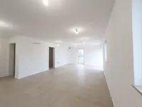 Недвижимость Четырехкомнатная квартира в Новых Сечовлях: 11