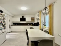 Недвижимость Новое трёхкомнатное жильё в Пиране: 6