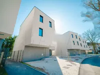 Недвижимость Дом с террасой в Виче: 1