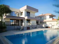 Недвижимость 5 Bedroom Villa For Sale in Limassol, Agios Athanasios: 1