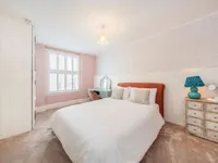 Недвижимость Finborough Road: 1