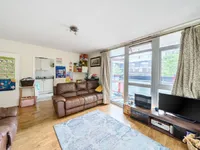 Недвижимость Dickens Estate: 11