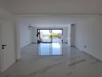 Недвижимость Четырехкомнатная квартира Побри: 3