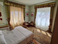 Недвижимость Четырехкомнатная квартира Центр: 6